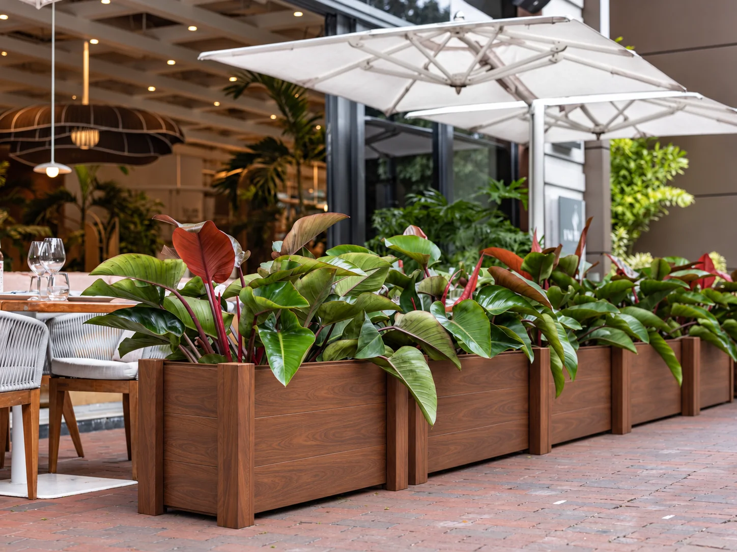Restaurant terrace · Planter run